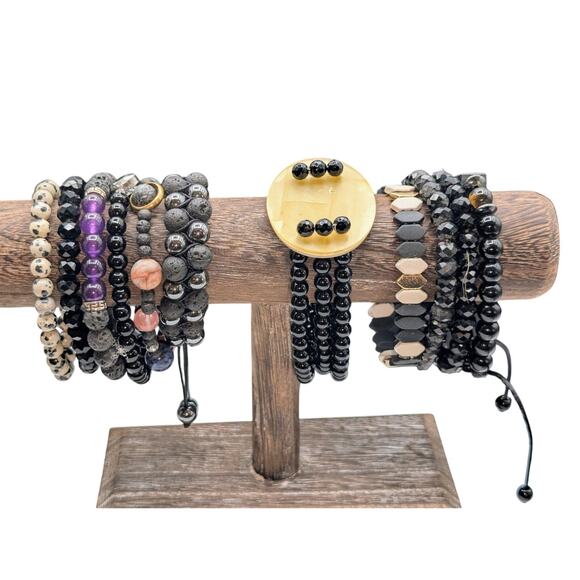 Lot of Eleven Black Theme Stone & Glass Bead Bracelets - Picture 1 of 5